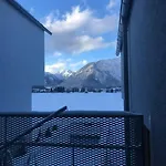 Architectural Lake View Chalet, Achensee 펜션 *