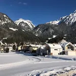 Дом отдыха Architectural Lake View Chalet, Achensee Маурах