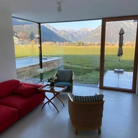 Urban Mountain Splitlevel With View