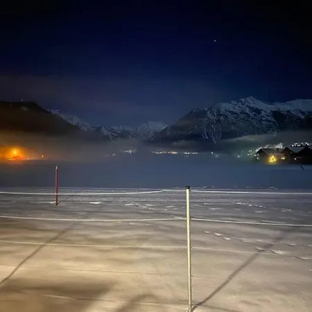 Urban Mountain Splitlevel With View *