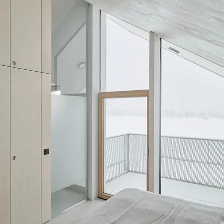 別荘 Urban Mountain Splitlevel With View