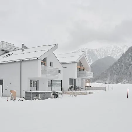 Urban Mountain Splitlevel With View Casa vacanze *