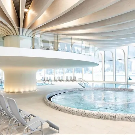 別荘 Urban Mountain Splitlevel With View