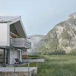 Feriehus Architectural Lake View Chalet, Achensee Maurach (Achensee)