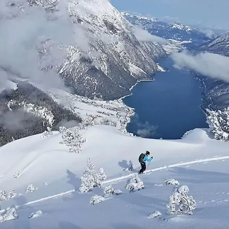Semesterbostad Urban Mountain Splitlevel With View Maurach (Achensee)